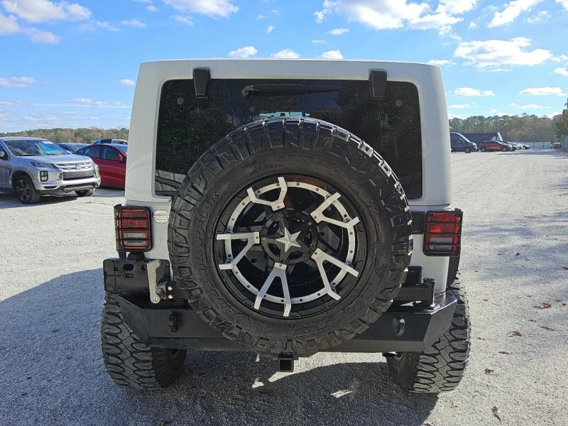 Jeep Wrangler SAHARA, снимка 5 - Автомобили и джипове - 48476364