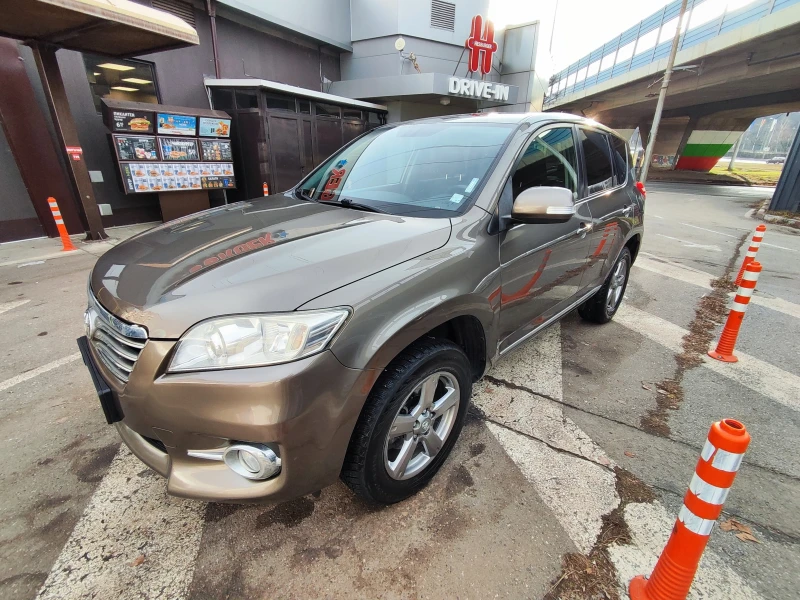 Toyota Rav4 Бензин/Газ, снимка 7 - Автомобили и джипове - 49513245