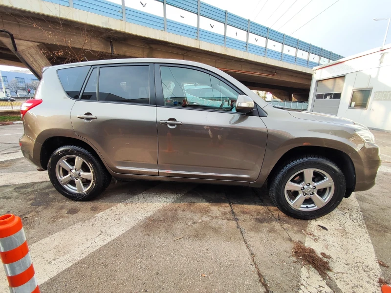 Toyota Rav4 Бензин/Газ, снимка 2 - Автомобили и джипове - 49513245