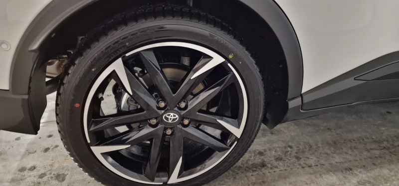 Toyota C-HR Sport 184 кс., снимка 6 - Автомобили и джипове - 52450526