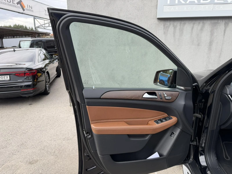 Mercedes-Benz GLS 350 d 4MATIC AMG, снимка 9 - Автомобили и джипове - 52554051