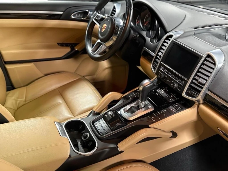 Porsche Cayenne AWD* 1 Собственик* Сервизиран в Порше* Без Щети, снимка 11 - Автомобили и джипове - 52974880