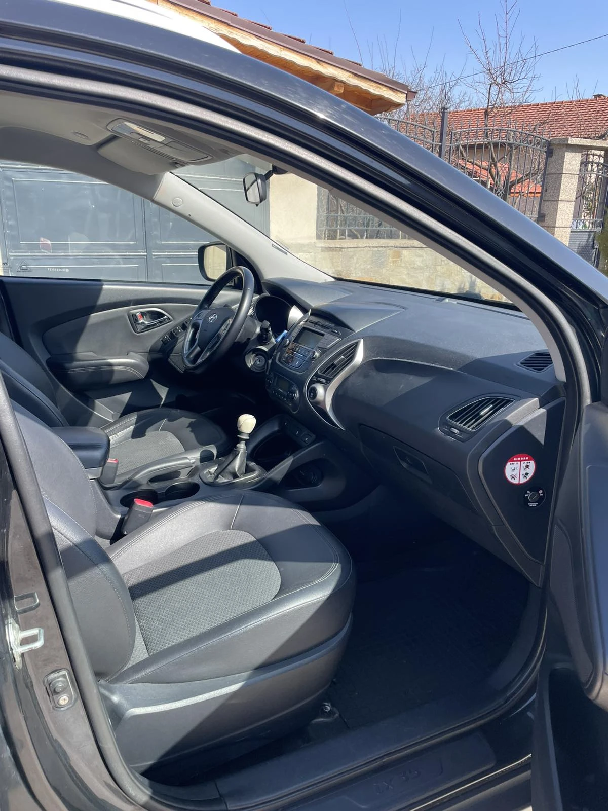 Hyundai IX35 2.0 CRDi, снимка 8 - Автомобили и джипове - 51661911