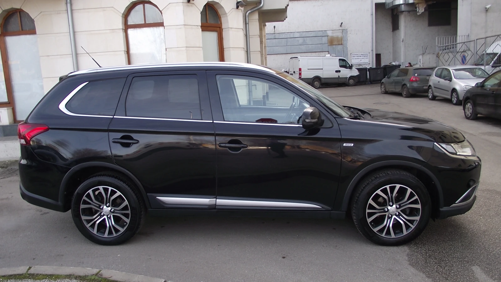 Mitsubishi Outlander 2.2.d.150.k.c.4x4.AUTOMAT. - изображение 2