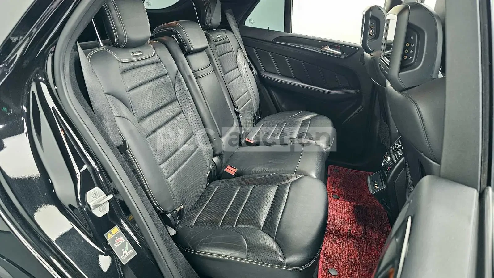 Mercedes-Benz GLE 63 AMG Адаптивно окачване (ECS)* Адаптивен круиз контрол, снимка 12 - Автомобили и джипове - 54121637