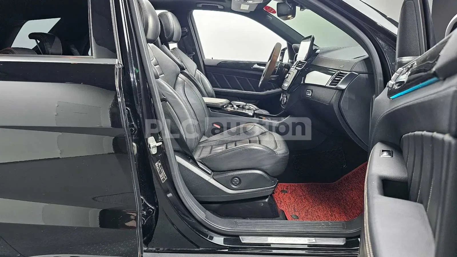 Mercedes-Benz GLE 63 AMG Адаптивно окачване (ECS)* Адаптивен круиз контрол, снимка 10 - Автомобили и джипове - 54121637