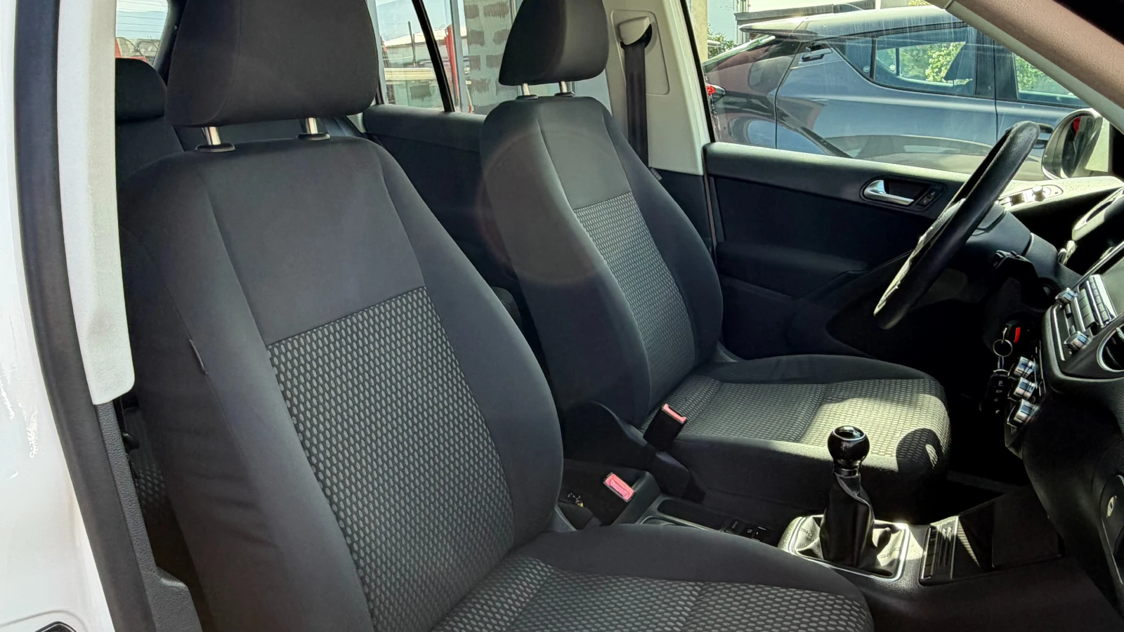 VW Tiguan 1.4 TSI ГАЗ, снимка 11 - Автомобили и джипове - 54225124