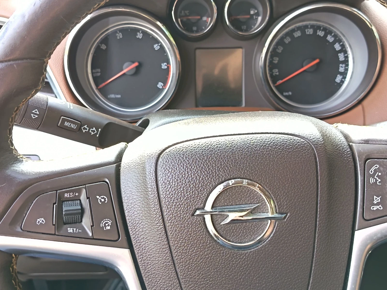 Opel Mokka 1.6, снимка 14 - Автомобили и джипове - 54359262