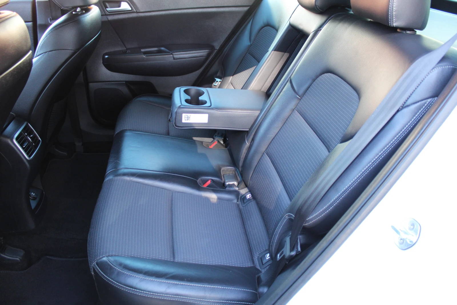 Kia Sportage 1.7D AVT 176K, снимка 9 - Автомобили и джипове - 54717225