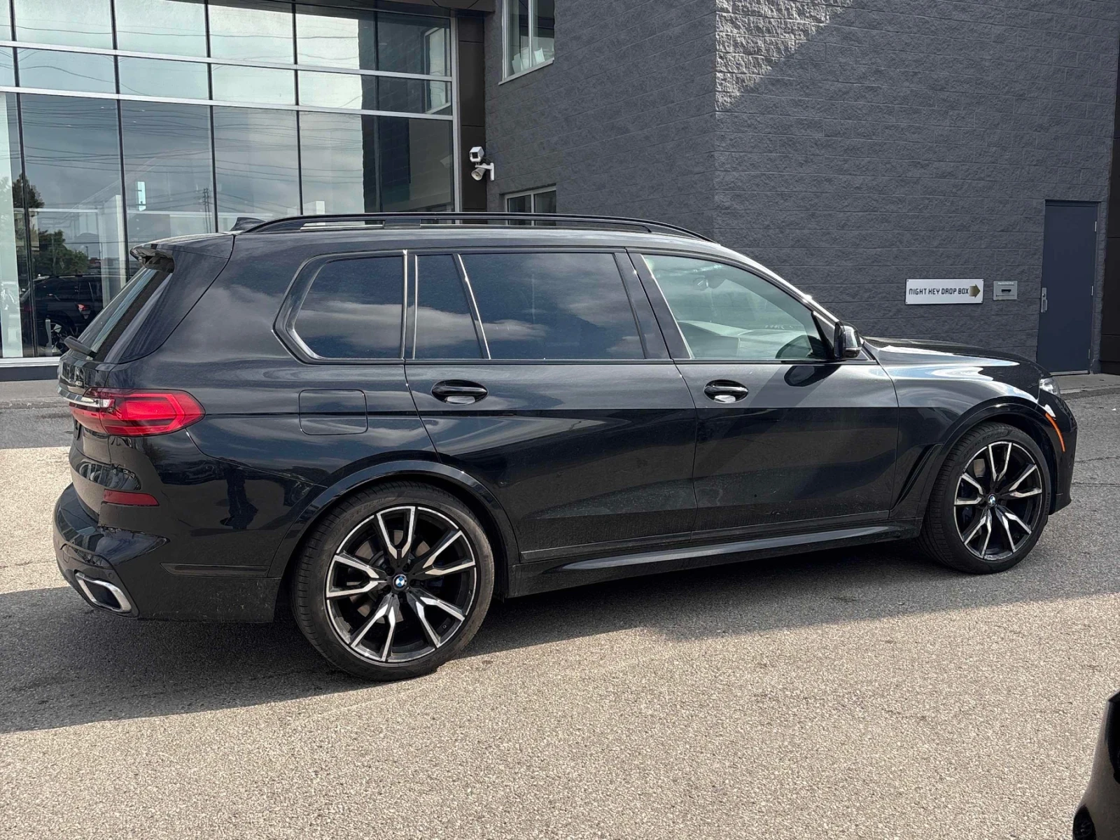 BMW X7 xDrive40i / CARFAX | Mobile.bg � ����������� 3