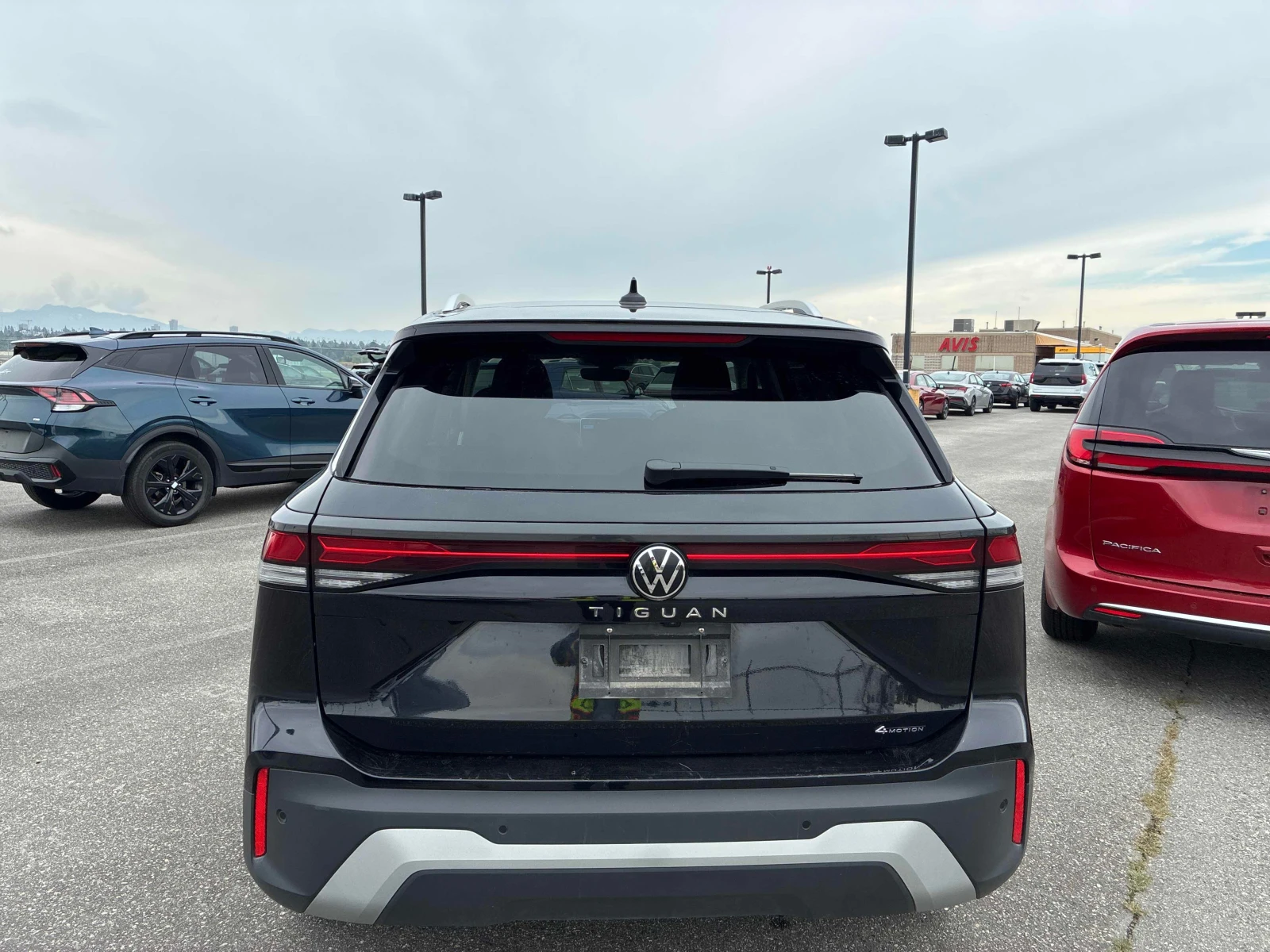 VW Tiguan МЪРТВА ТОЧКА| LANE ASSIST| ЗАДНА КАМЕРА| ПОДГРЕВИ|, снимка 15 - Автомобили и джипове - 56066863