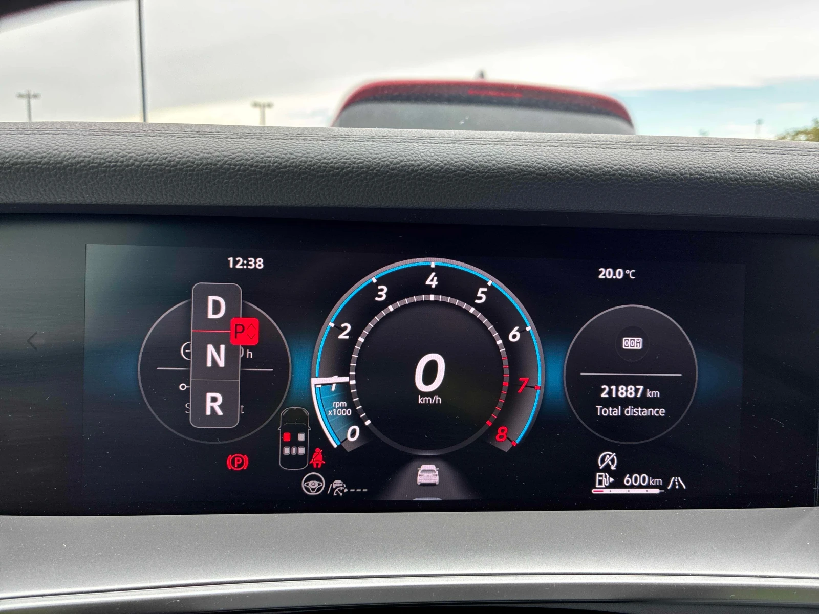 VW Tiguan МЪРТВА ТОЧКА| LANE ASSIST| ЗАДНА КАМЕРА| ПОДГРЕВИ|, снимка 8 - Автомобили и джипове - 56066863