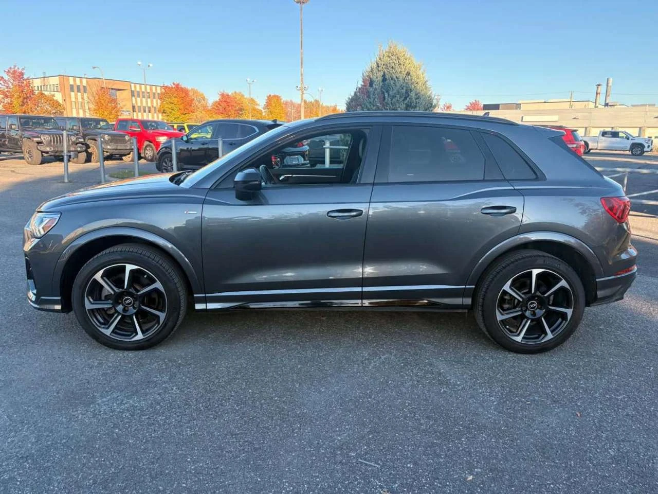 Audi Q3 Progressiv 45 TFSI quattro, снимка 2 - Автомобили и джипове - 56575728
