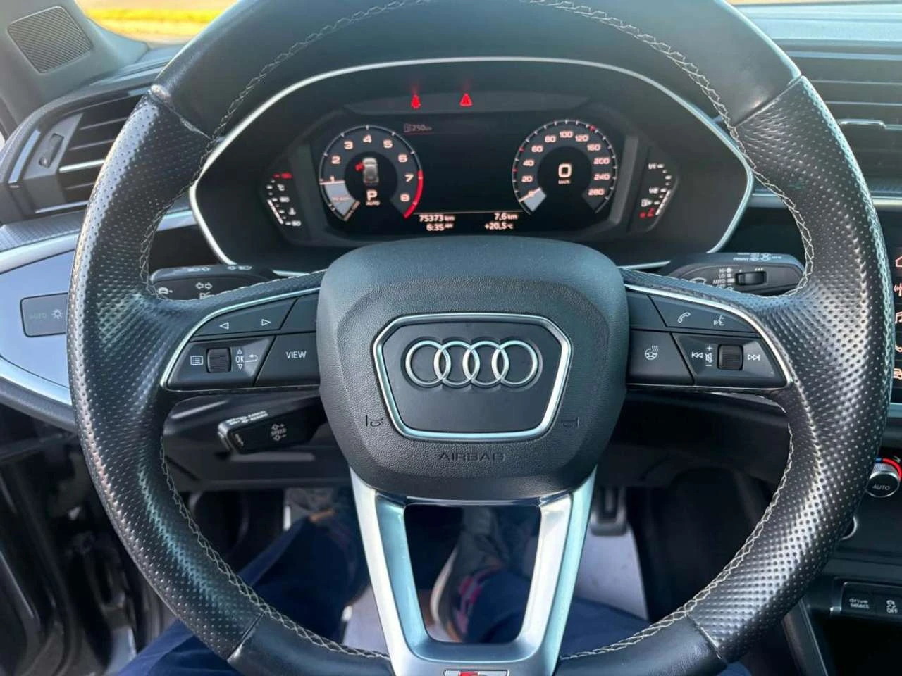 Audi Q3 Progressiv 45 TFSI quattro, снимка 12 - Автомобили и джипове - 56575728