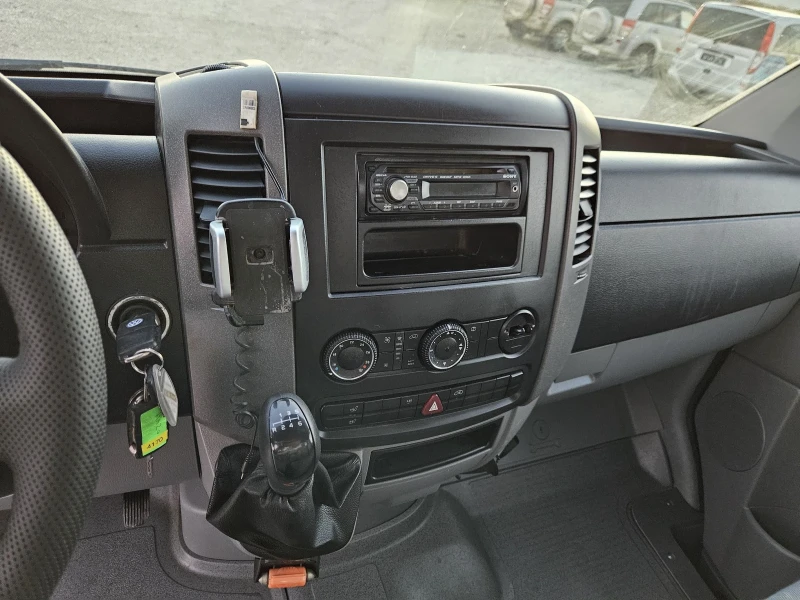 VW Crafter 2.5 TDI, Клима, До 3.5 тона, снимка 11 - Бусове и автобуси - 47871861