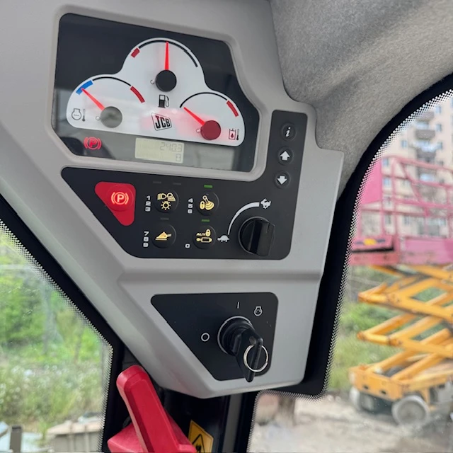 Мини челни товарачи JCB 155, снимка 7 - Индустриална техника - 54218852