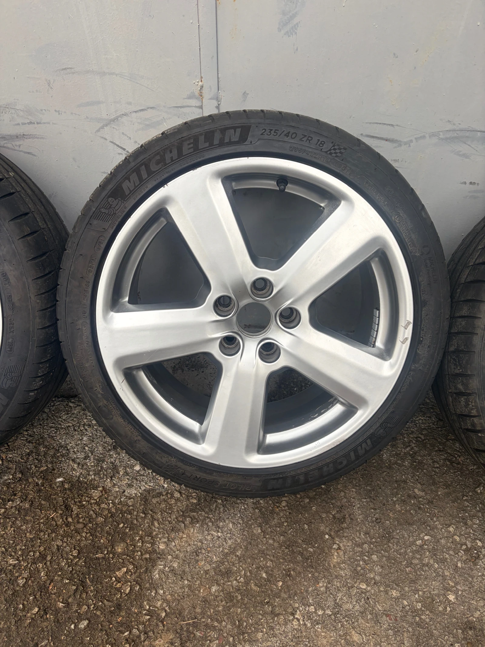 Гуми с джанти Michelin 235/40R18, снимка 2 - Гуми и джанти - 53997692