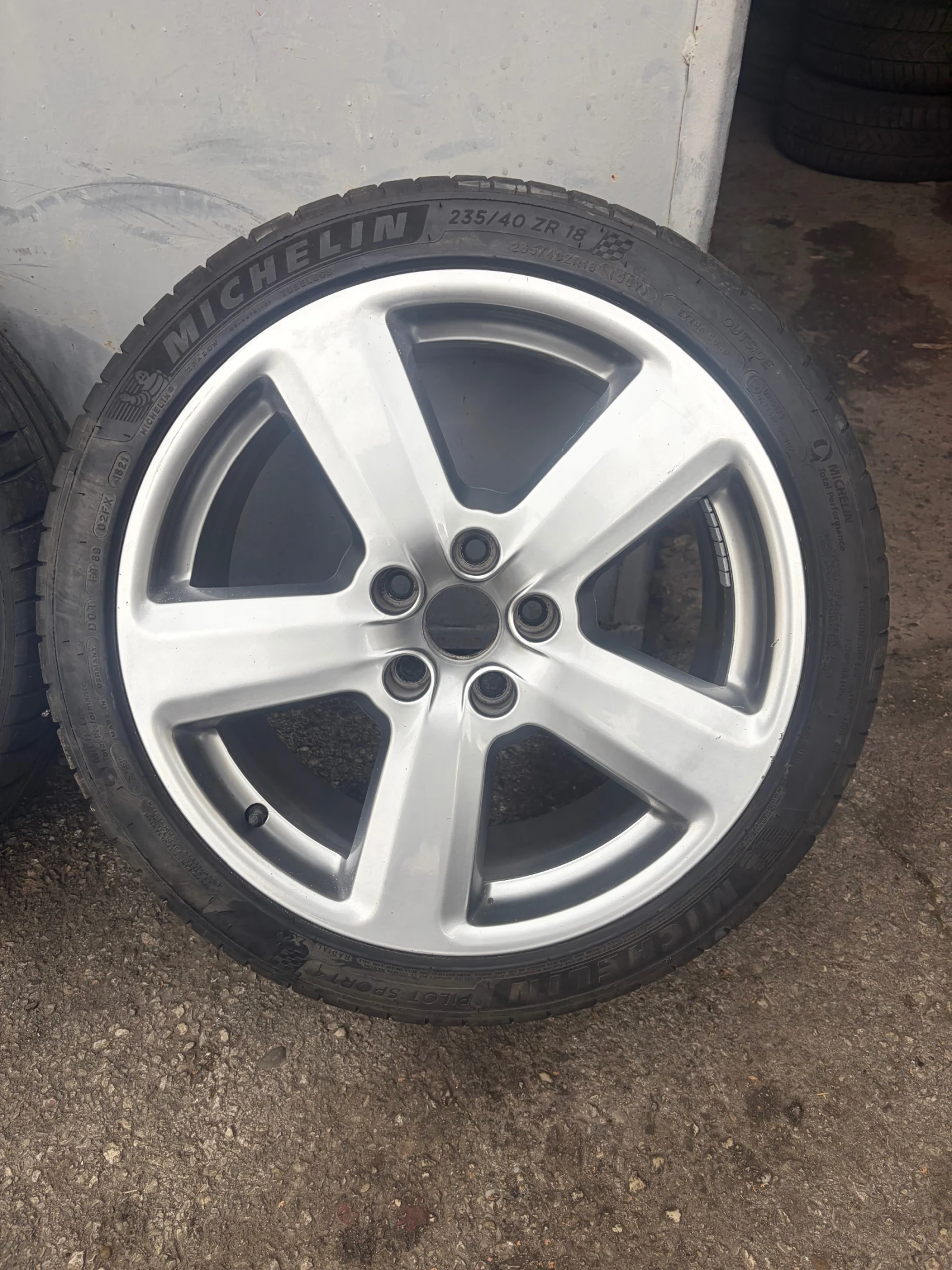 Гуми с джанти Michelin 235/40R18