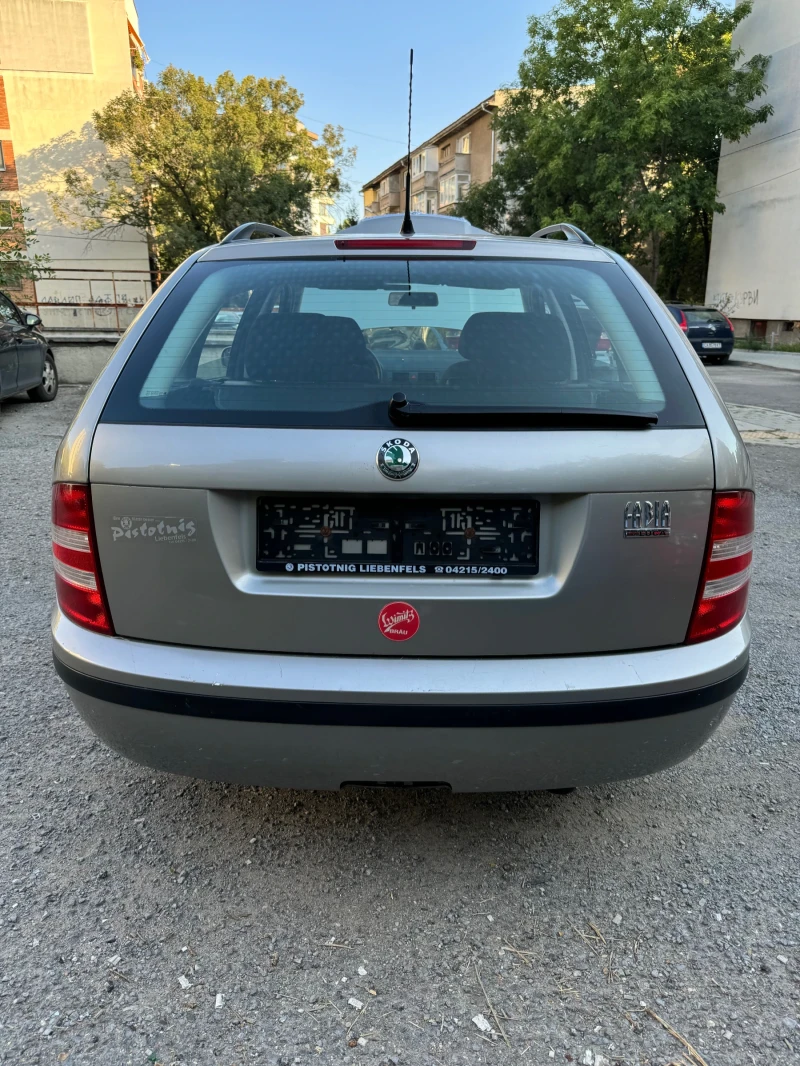 Skoda Fabia, снимка 2 - Автомобили и джипове - 47268454