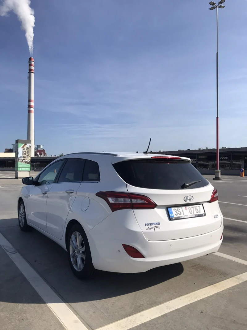 Hyundai I30 1.6 CRDI 16V 110 k.c.Automat-Weekend , снимка 4 - Автомобили и джипове - 47901112