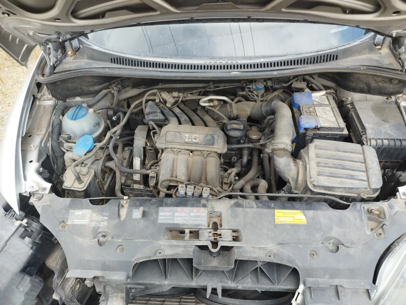 Seat Altea 1.6i-102кс, снимка 8 - Автомобили и джипове - 52097874