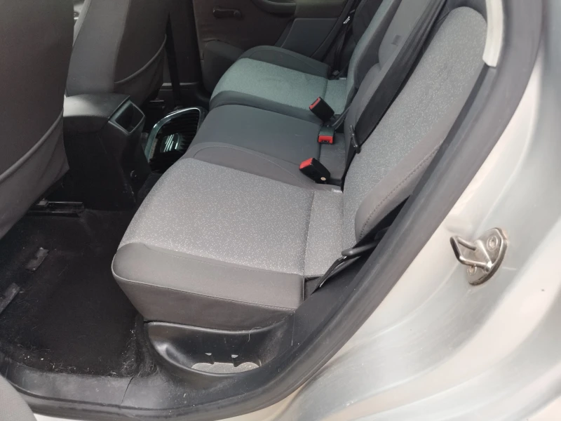 Seat Altea 1.6i-102кс, снимка 6 - Автомобили и джипове - 52097874