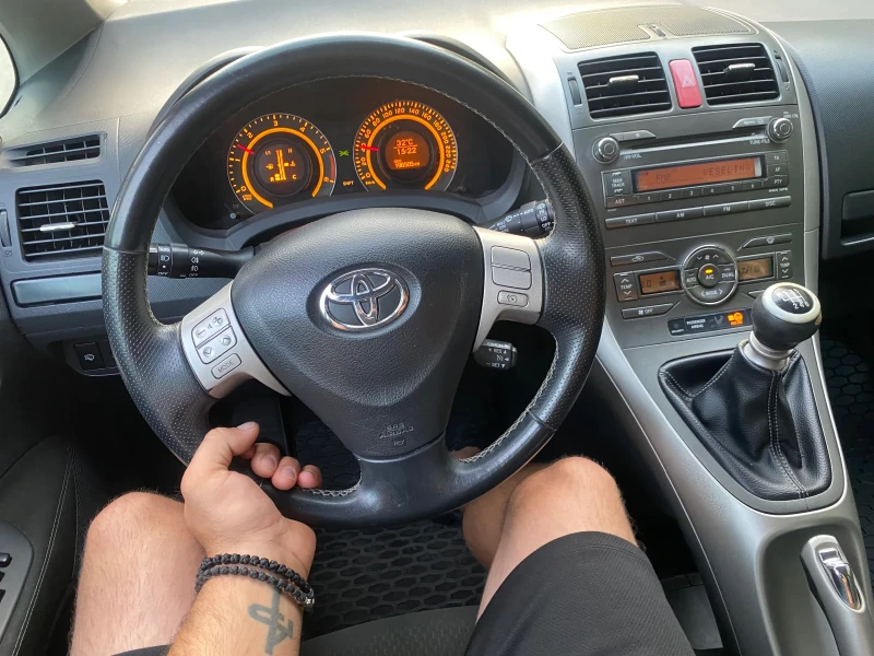 Toyota Auris 2.2D-CAT-177, снимка 7 - Автомобили и джипове - 51933133