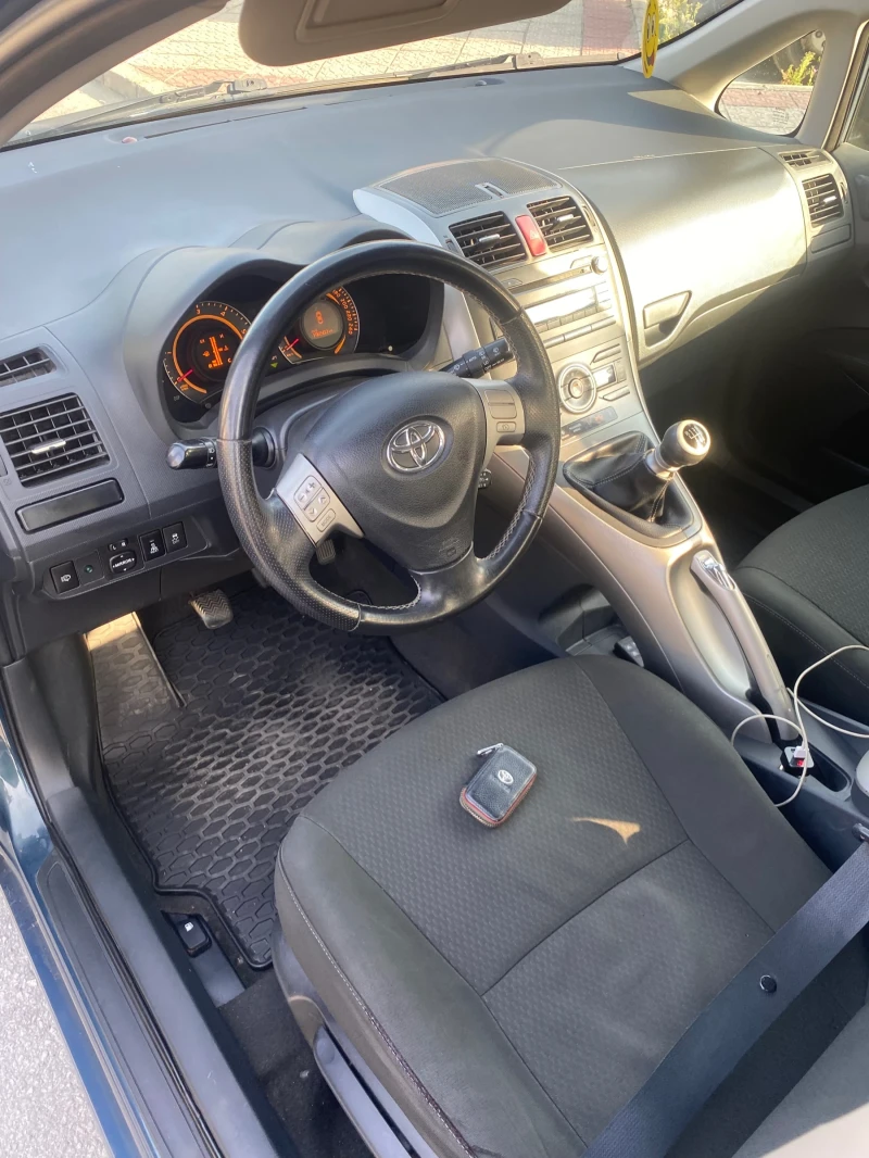 Toyota Auris 2.2D-CAT-177, снимка 5 - Автомобили и джипове - 51933133
