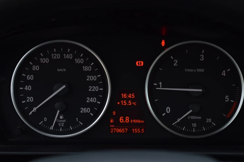 BMW 520, снимка 13 - Автомобили и джипове - 52579402