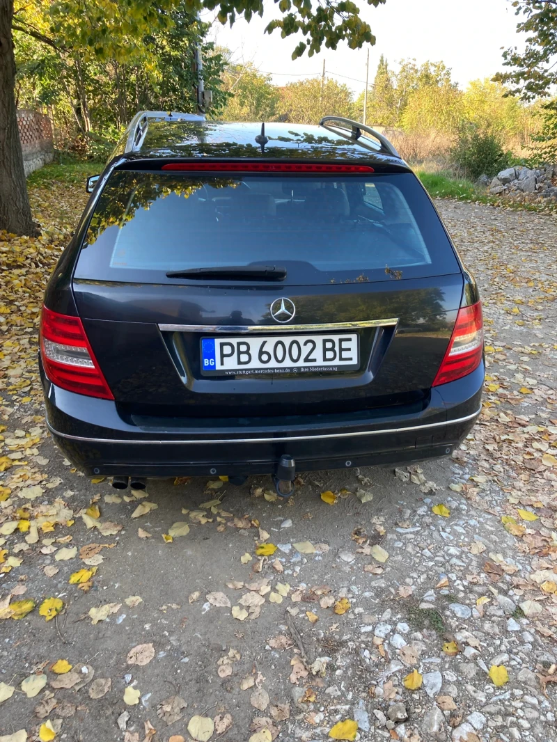 Mercedes-Benz C 180 CGI, снимка 4 - Автомобили и джипове - 52264273