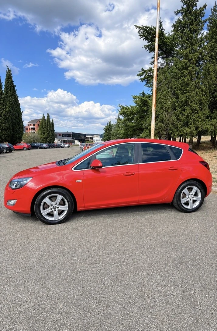 Opel Astra 1.7cdti 110k, снимка 3 - Автомобили и джипове - 56318039
