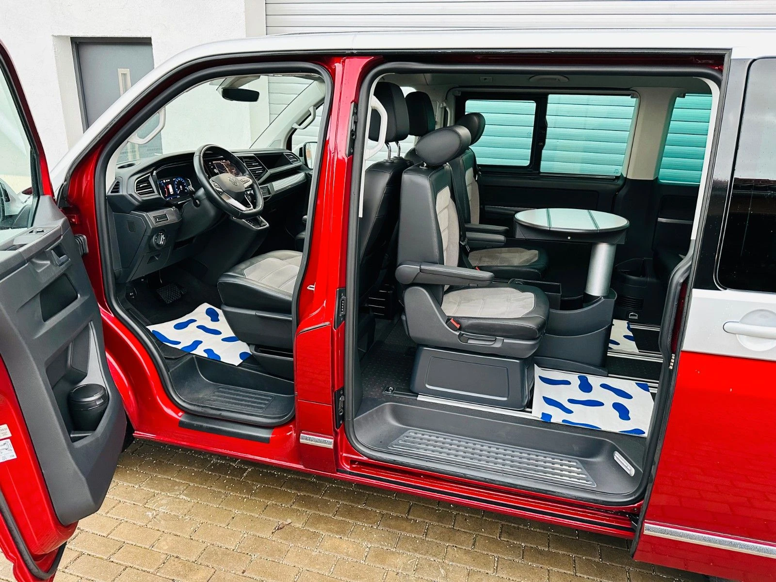 VW Multivan 2.0 TDI 7-DSG, NAV, LED, SHZ, 1.Hand - изображение 3