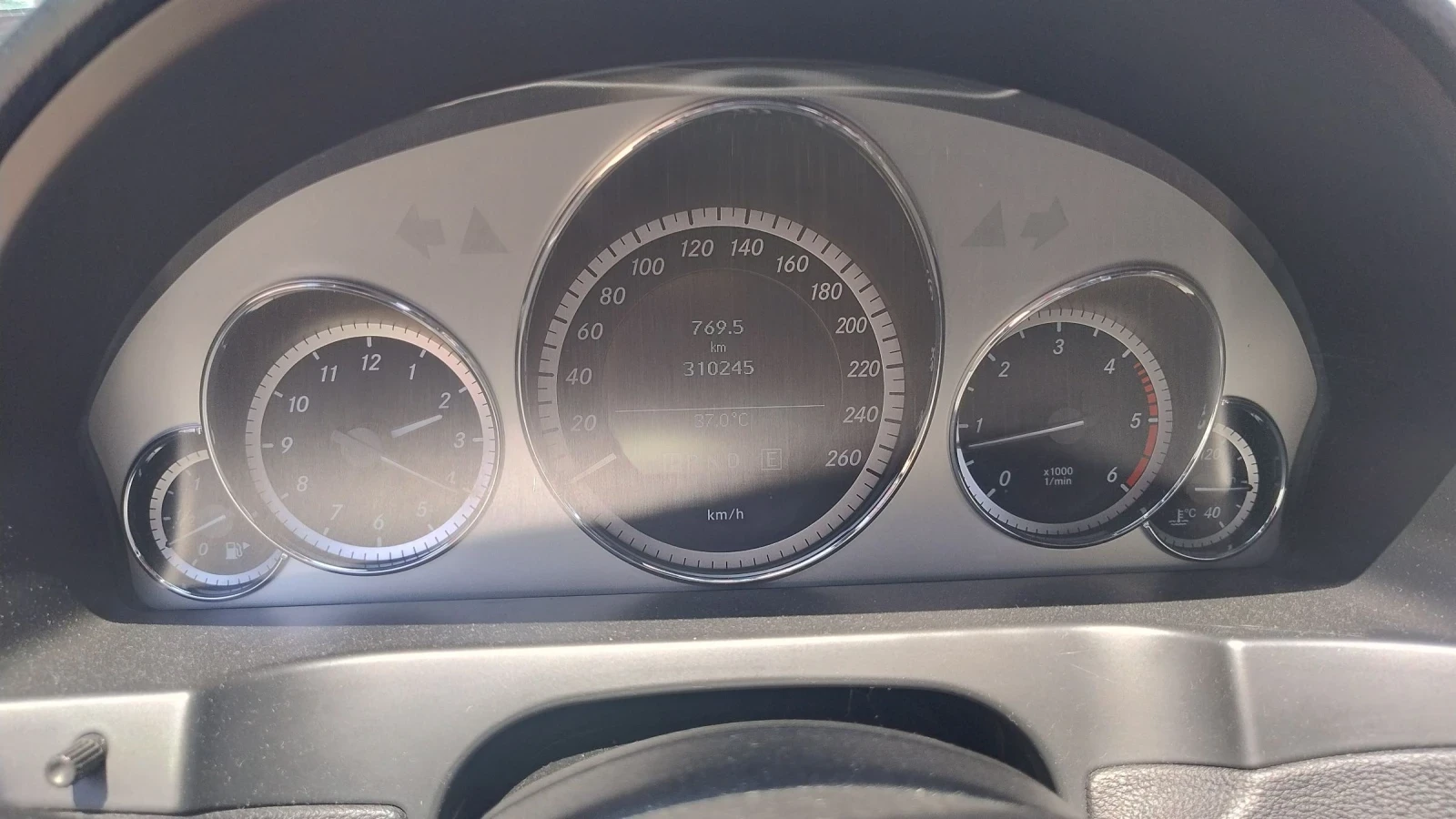 Mercedes-Benz E 350 3.0cdi НАПЪЛНО ОБСЛУЖЕНА - изображение 6