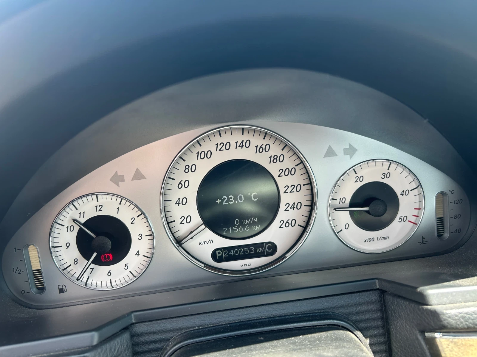 Mercedes-Benz E 220 AVANTGARDE - изображение 7