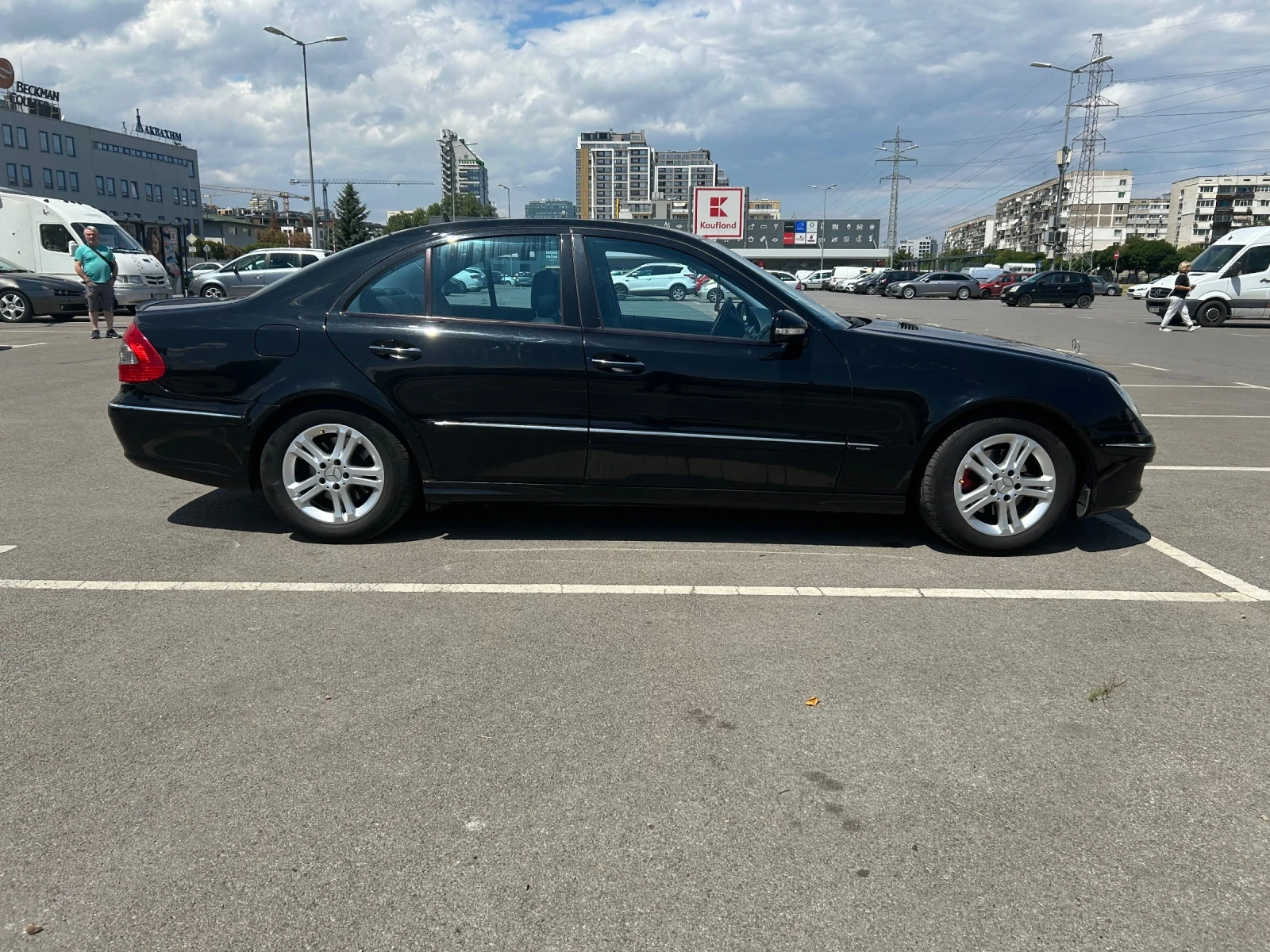 Mercedes-Benz E 220 AVANTGARDE - изображение 2