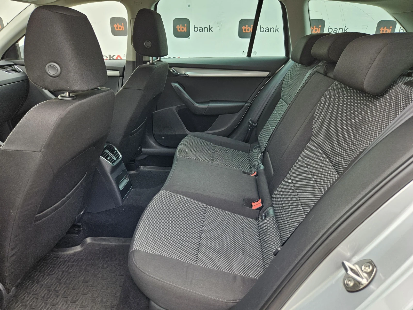 Skoda Octavia 1.6TDI-105кс= 4х4= 6СКОРОСТИ= START/STOP= NAVI - изображение 9