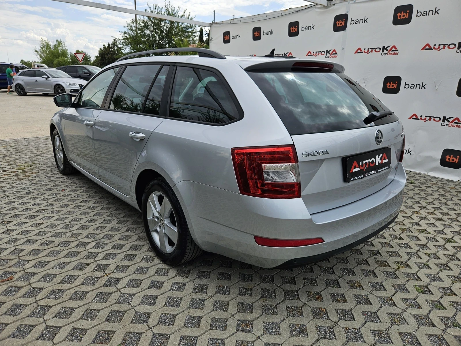 Skoda Octavia 1.6TDI-105кс= 4х4= 6СКОРОСТИ= START/STOP= NAVI - изображение 5