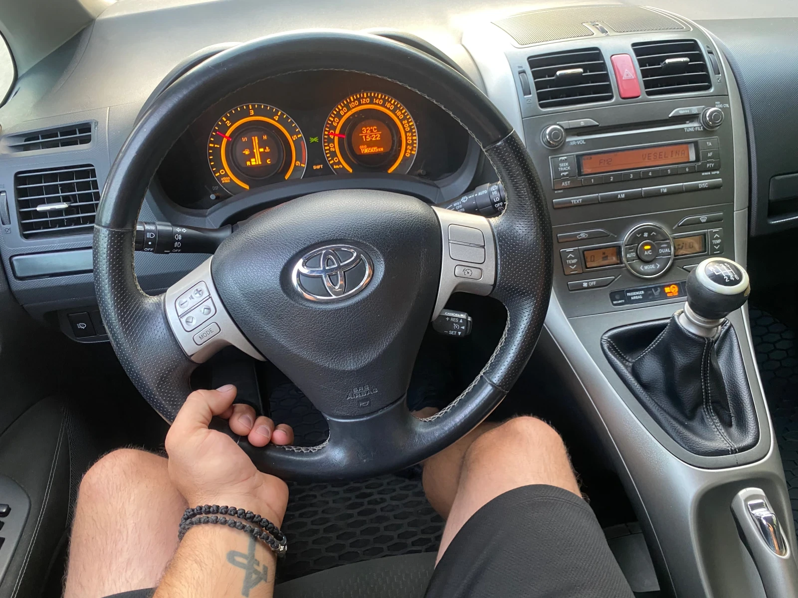 Toyota Auris 2.2D-CAT-177 - изображение 7