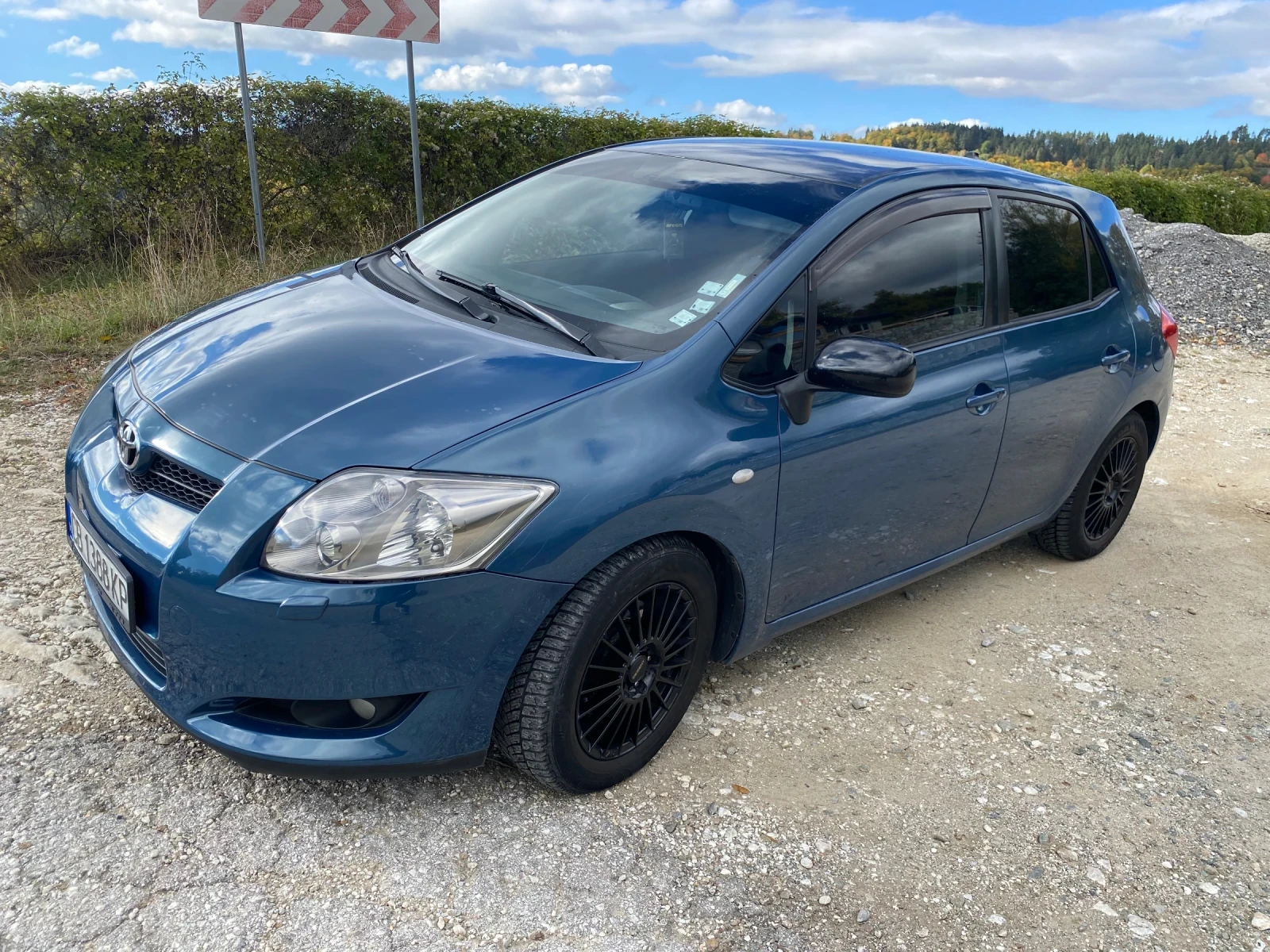 Toyota Auris 2.2D-CAT-177 - изображение 2