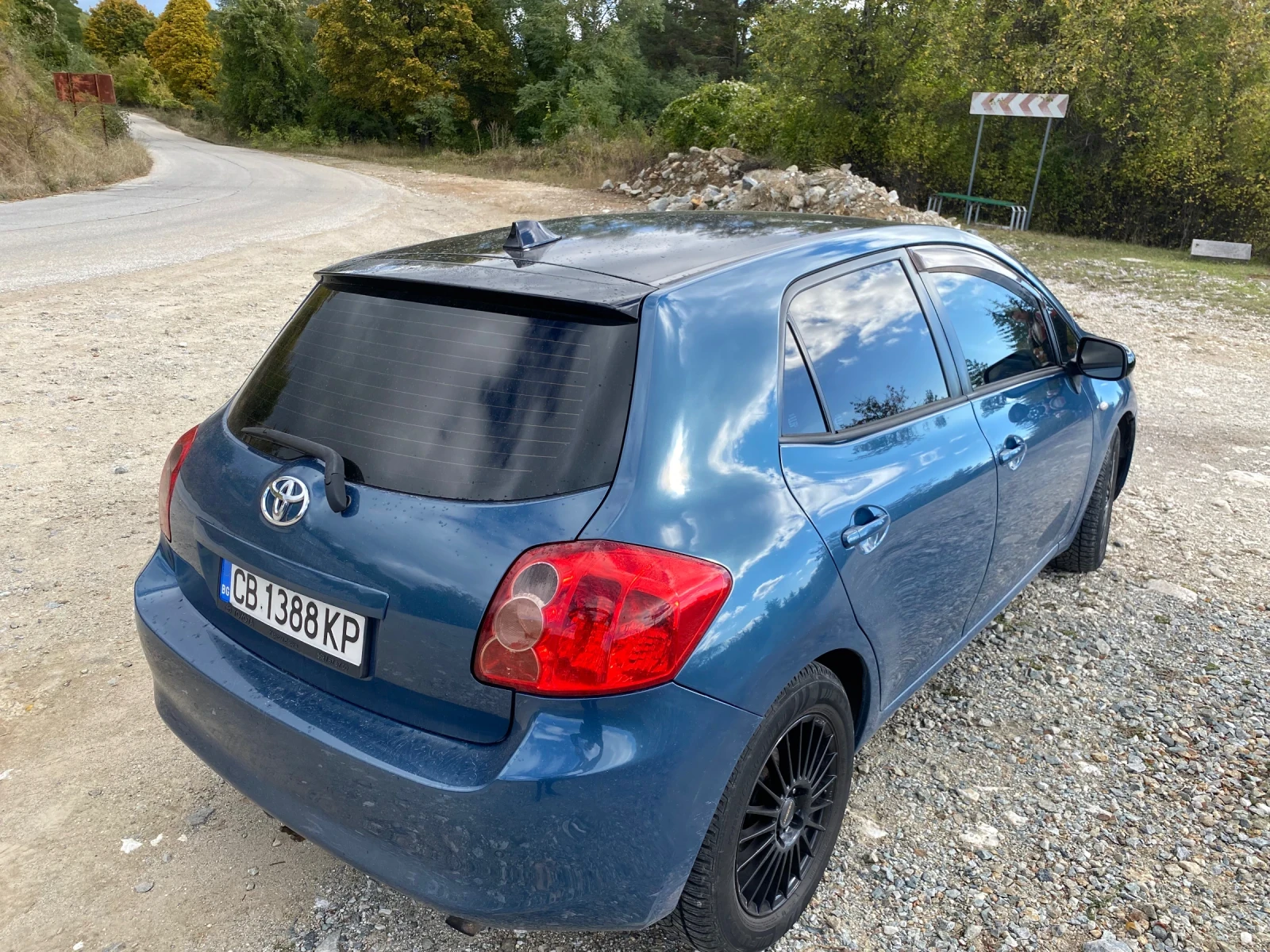 Toyota Auris 2.2D-CAT-177 - изображение 3