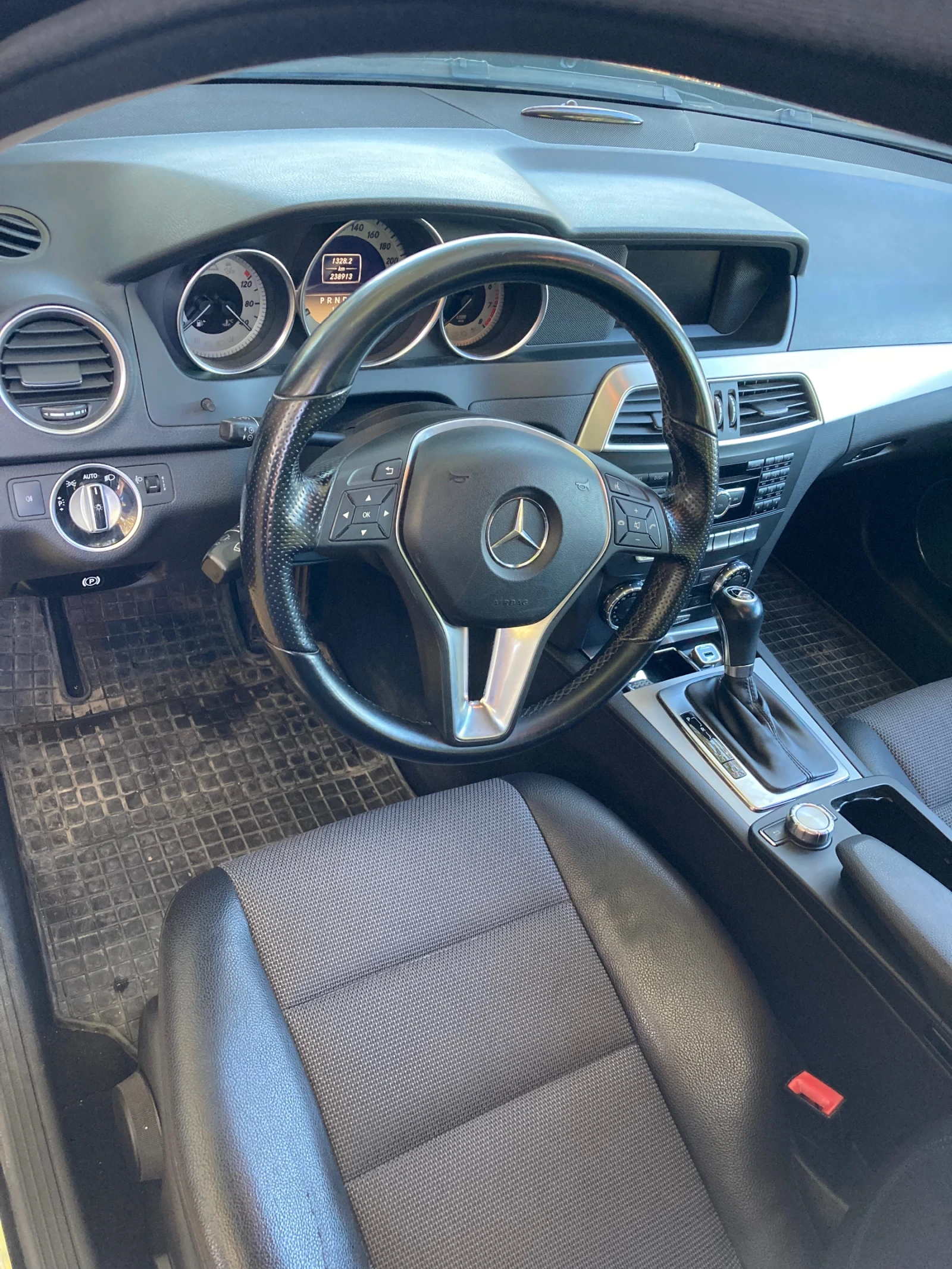 Mercedes-Benz C 180 CGI - изображение 6