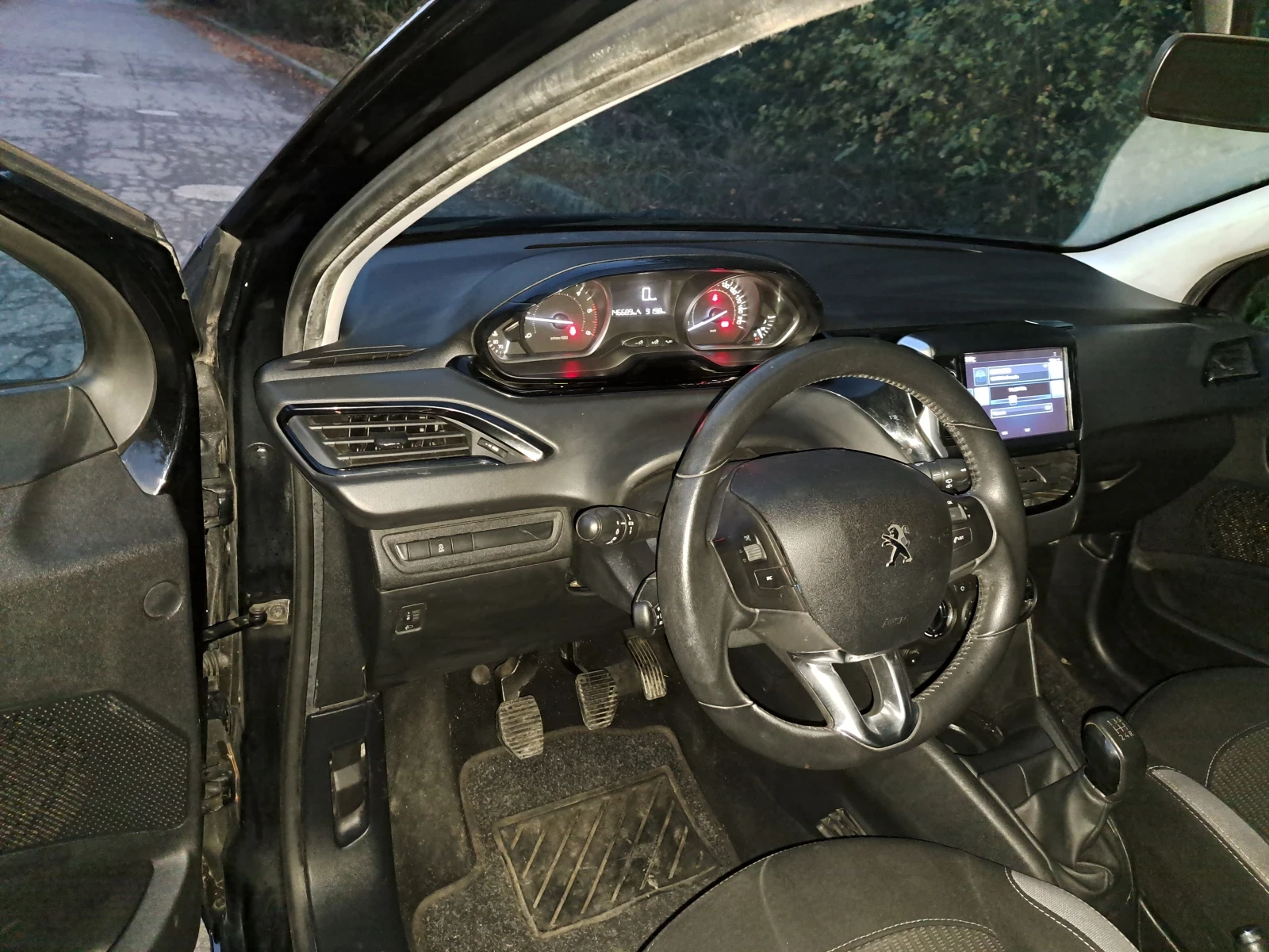 Peugeot 208 1, 6 hdi | Mobile.bg   7