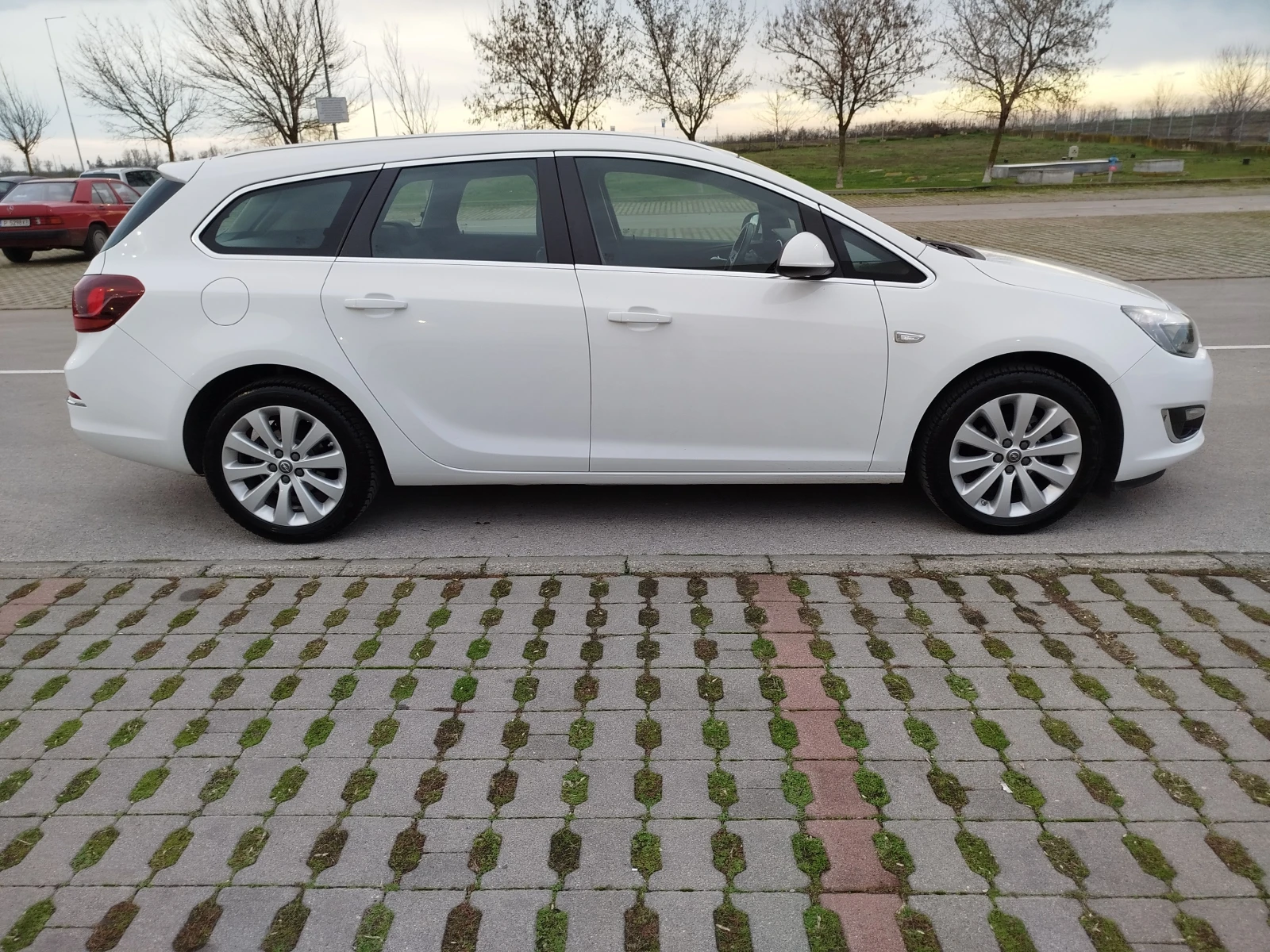 Opel Astra 1.4ГАЗ-Евро-6 - изображение 7