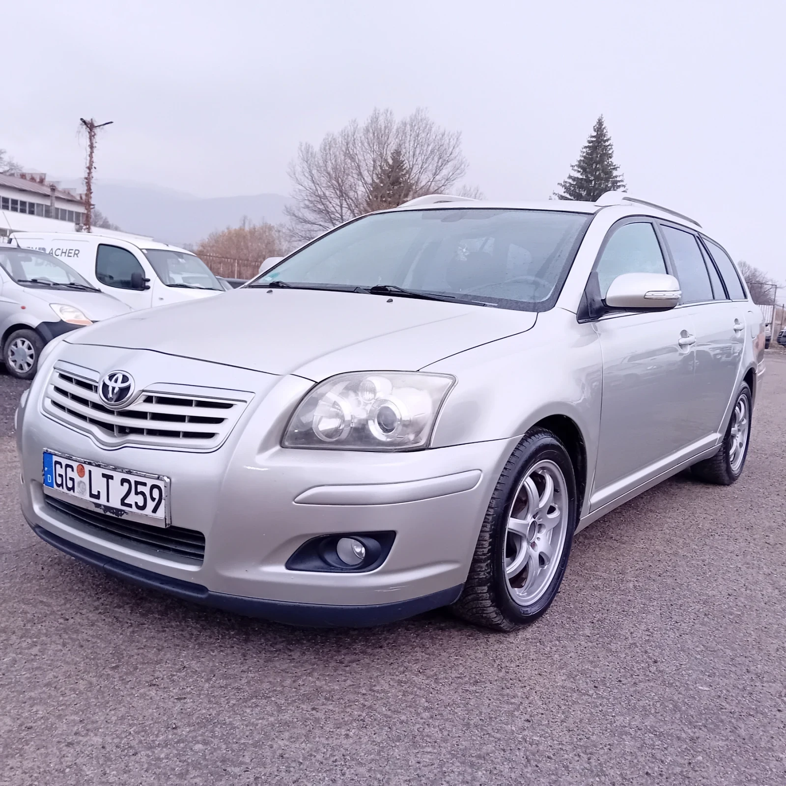 Toyota Avensis 2.0 D4D 126k facelift  - изображение 2
