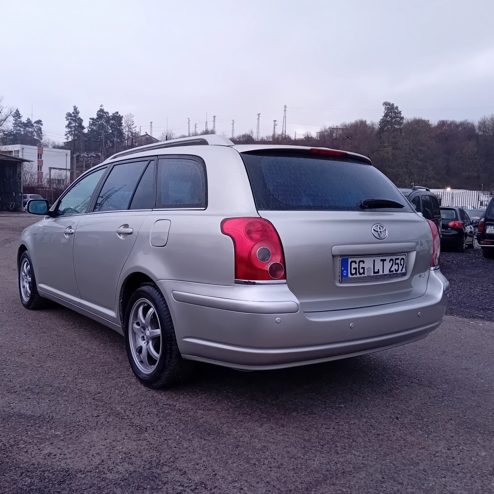 Toyota Avensis 2.0 D4D 126k facelift  - изображение 5