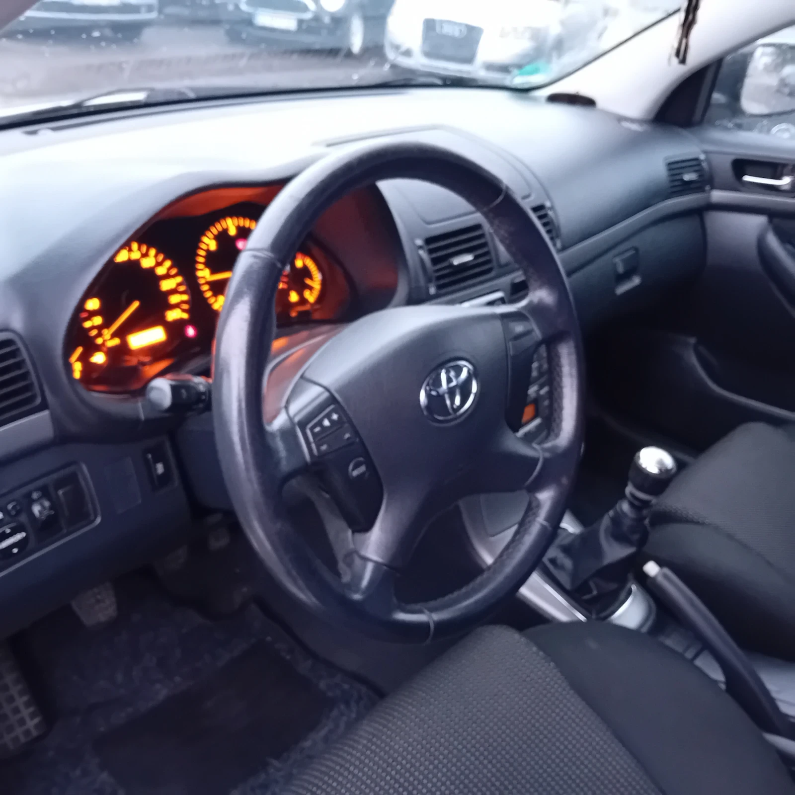 Toyota Avensis 2.0 D4D 126k facelift  - изображение 10