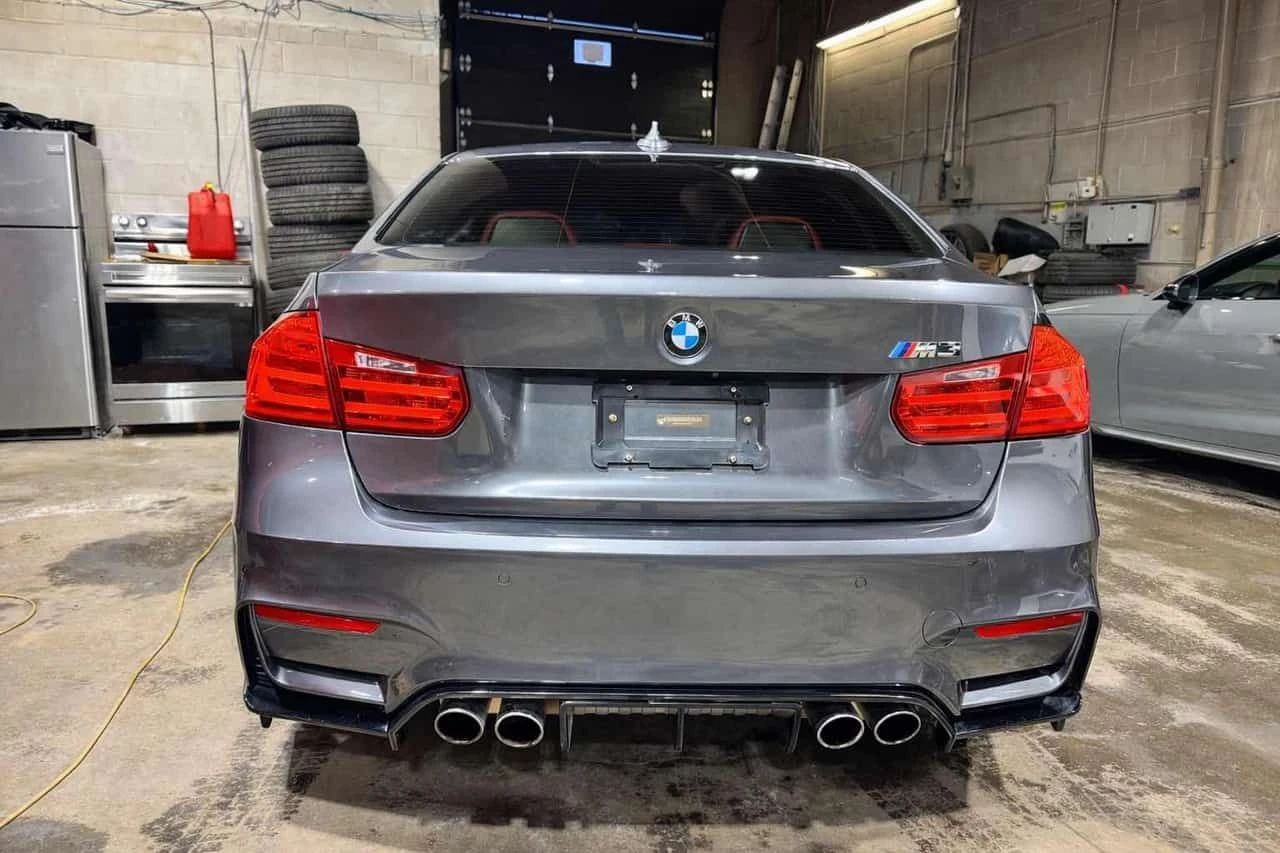 BMW M3 /4dr Sdn / CARFAX / ПОДГРЕВИ / HARMON KARDON / - изображение 4