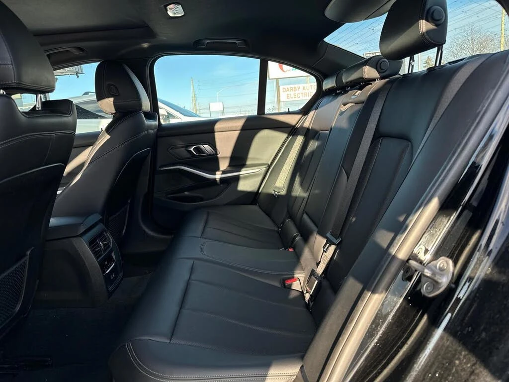 BMW 330 xDrive AWD АвтоКредит  (ЦЕНА ДО БГ), снимка 9 - Автомобили и джипове - 53728539