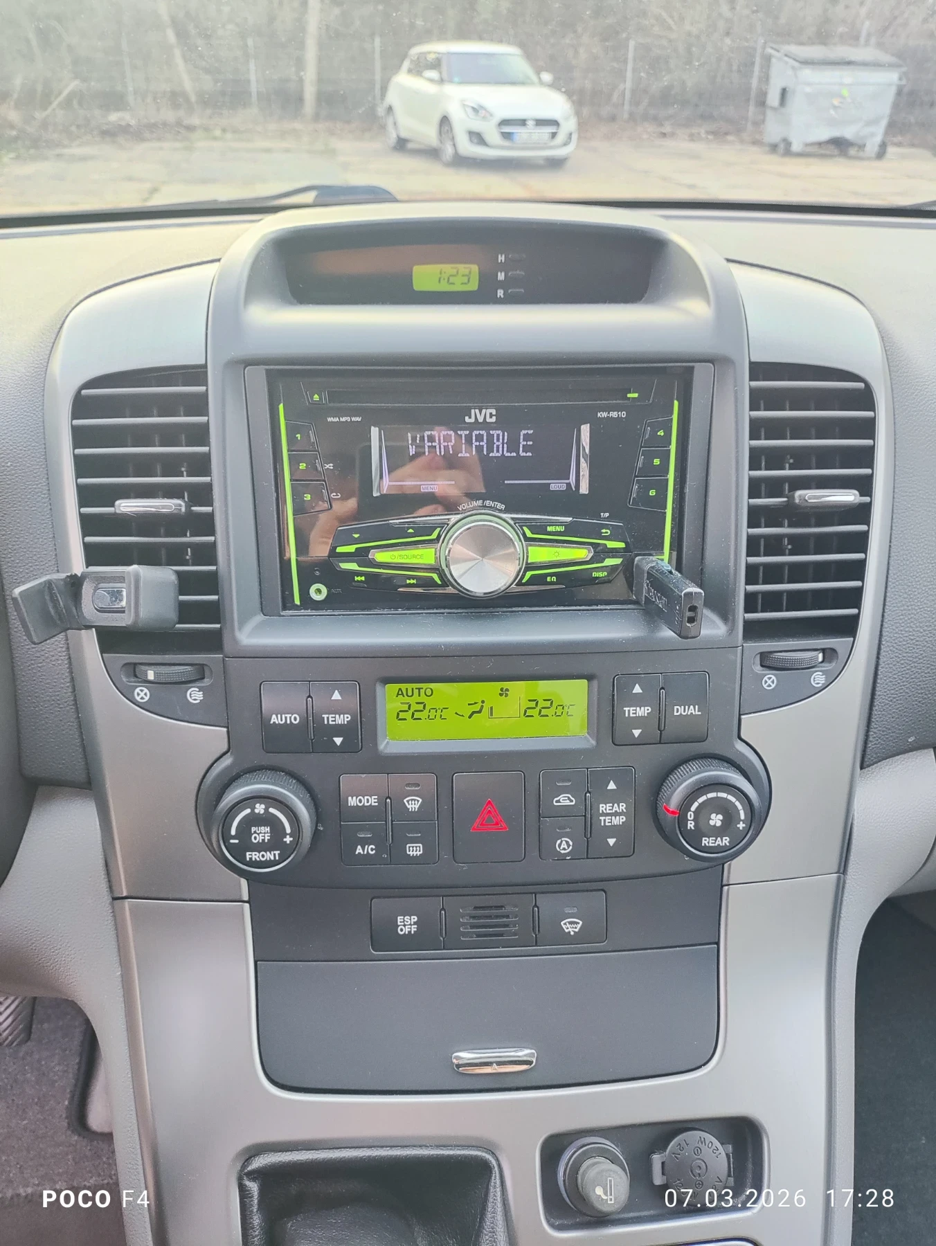 Kia Carnival, снимка 11 - Автомобили и джипове - 53818307