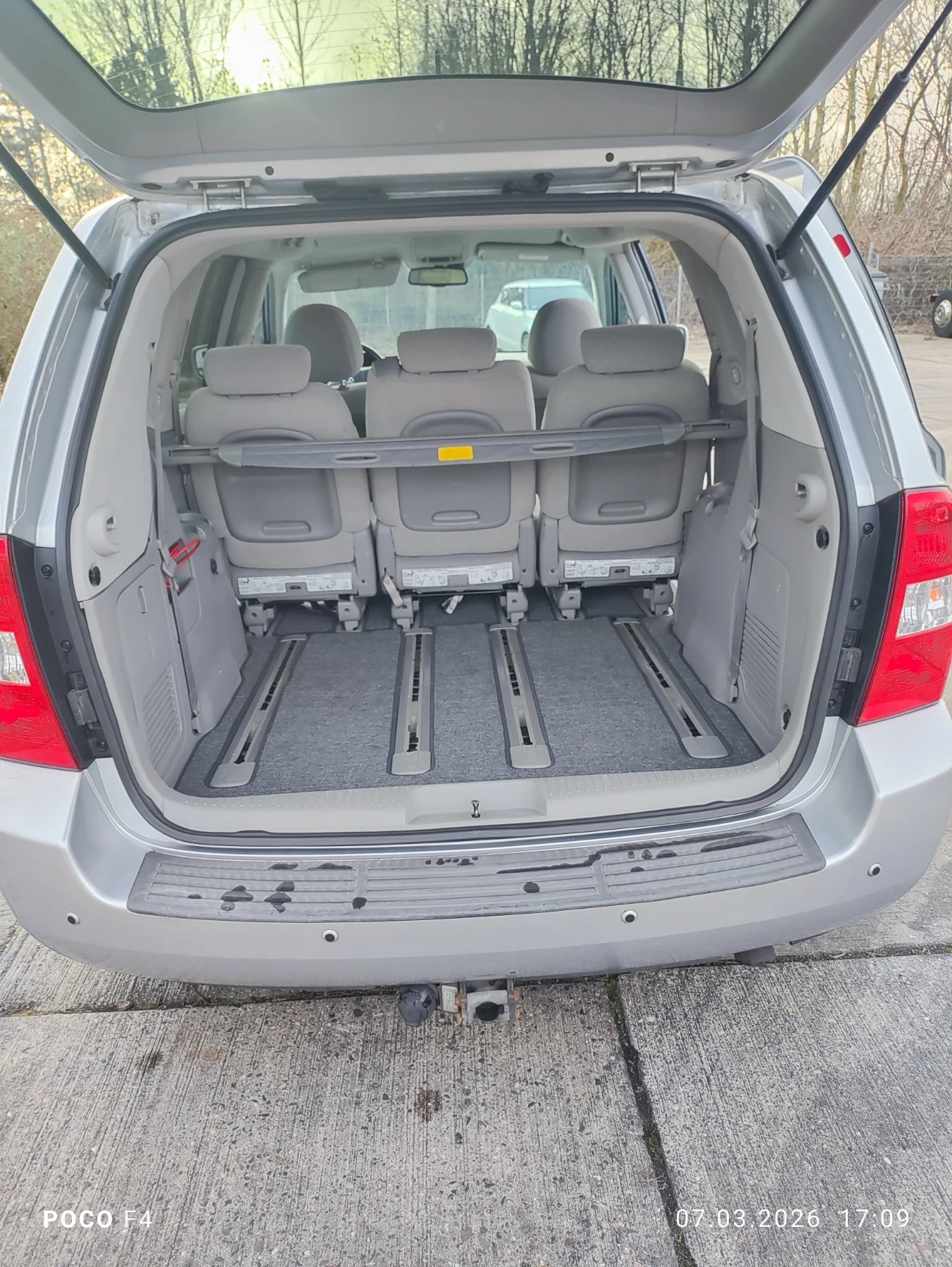 Kia Carnival, снимка 5 - Автомобили и джипове - 53818307